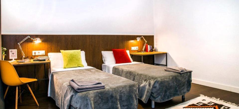 Traveller House Apartment Barcelona Ngoại thất bức ảnh