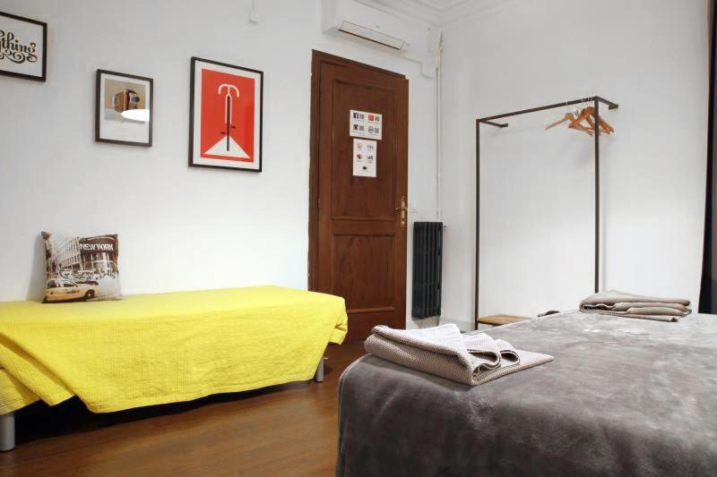 Traveller House Apartment Barcelona Ngoại thất bức ảnh