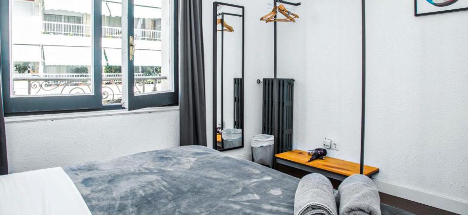 Traveller House Apartment Barcelona Ngoại thất bức ảnh
