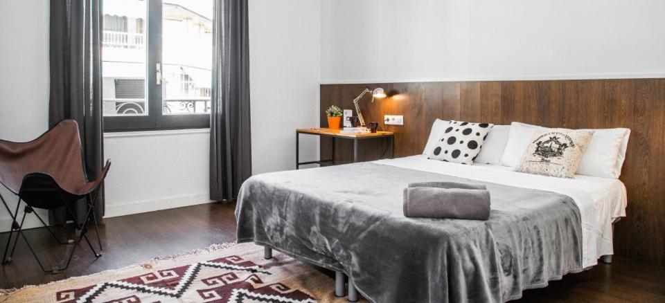 Traveller House Apartment Barcelona Ngoại thất bức ảnh